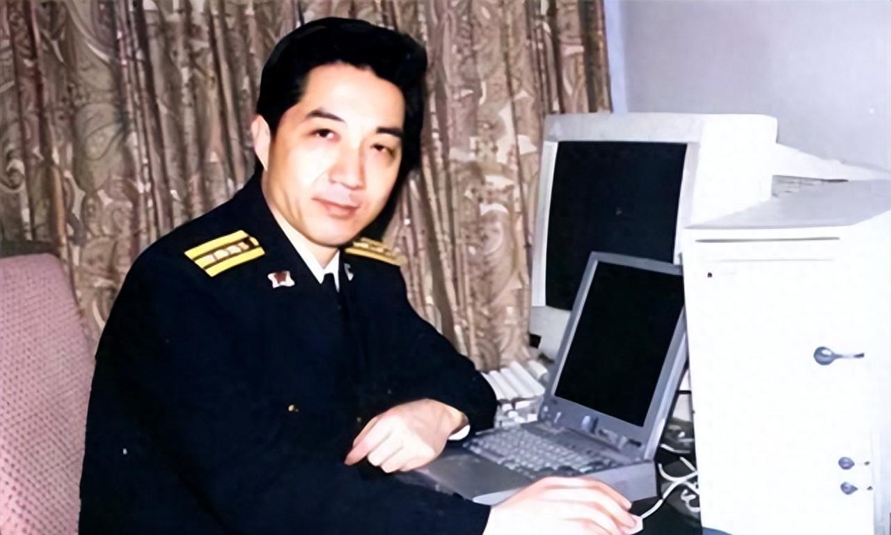 局座11年前说激光武器距应用非常远局座预测的激光武器，从遥远预测到现实应用