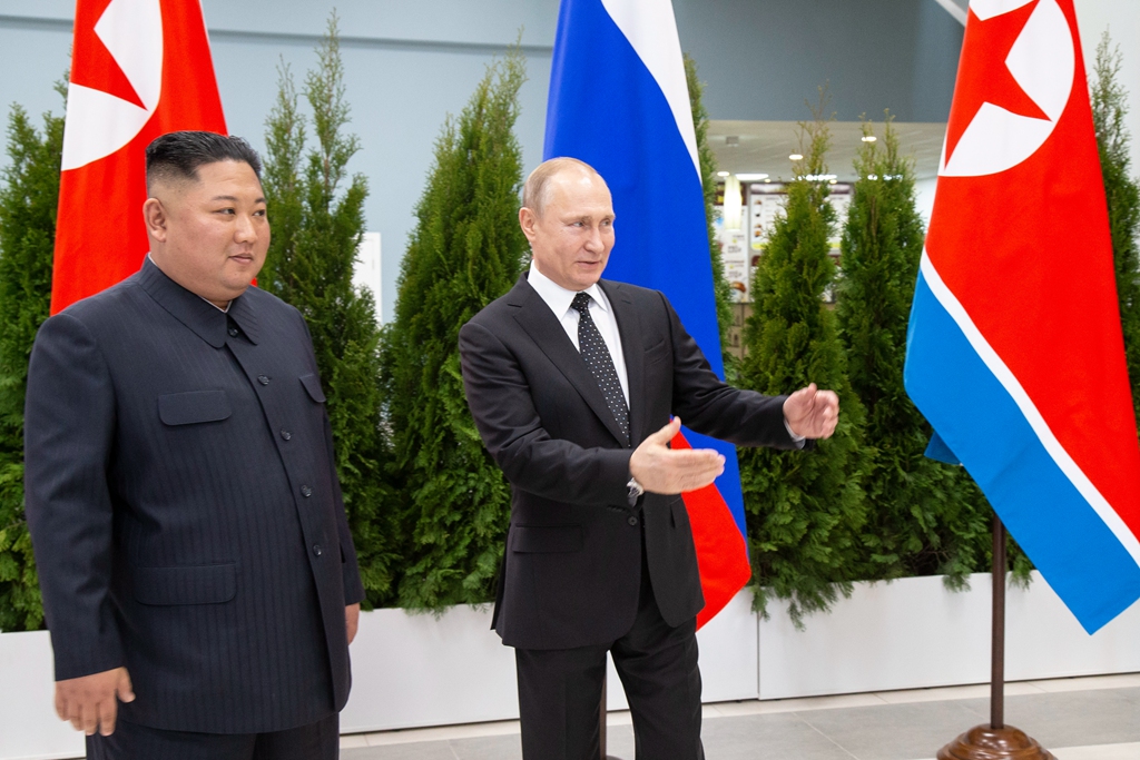 金正恩多边外交首秀吸睛金正恩多边外交首秀，瞩目之处，展现独特魅力